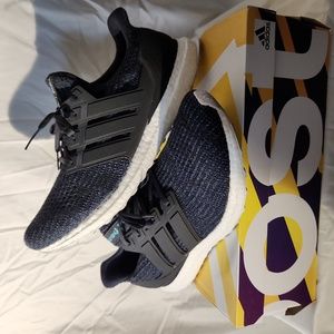 ADDIAS ULTRABOOST PARLEY